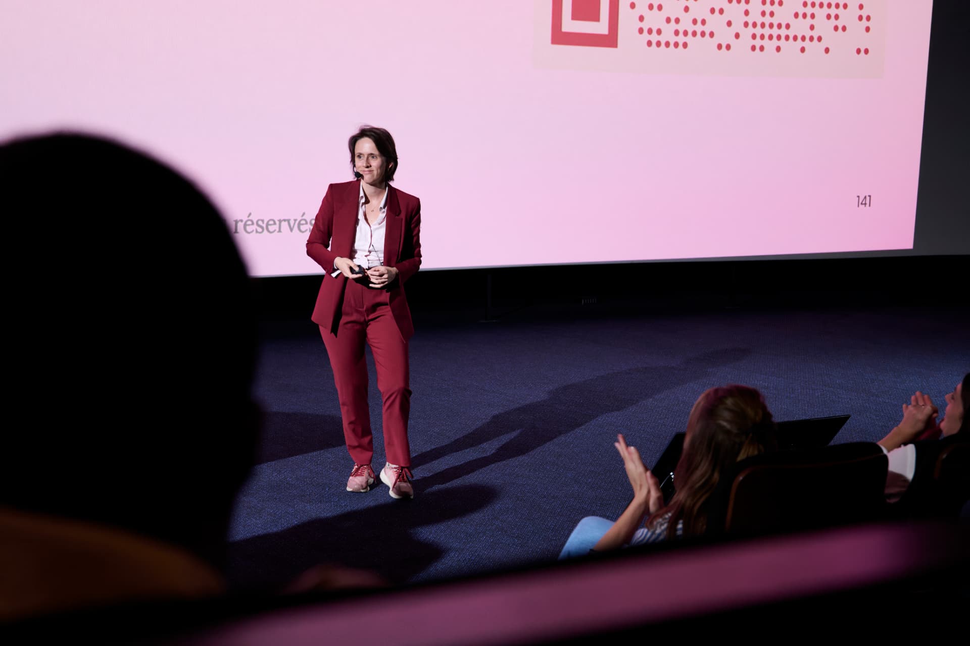 Margaux Pelen sur la scène principale de GenerationAI à Paris