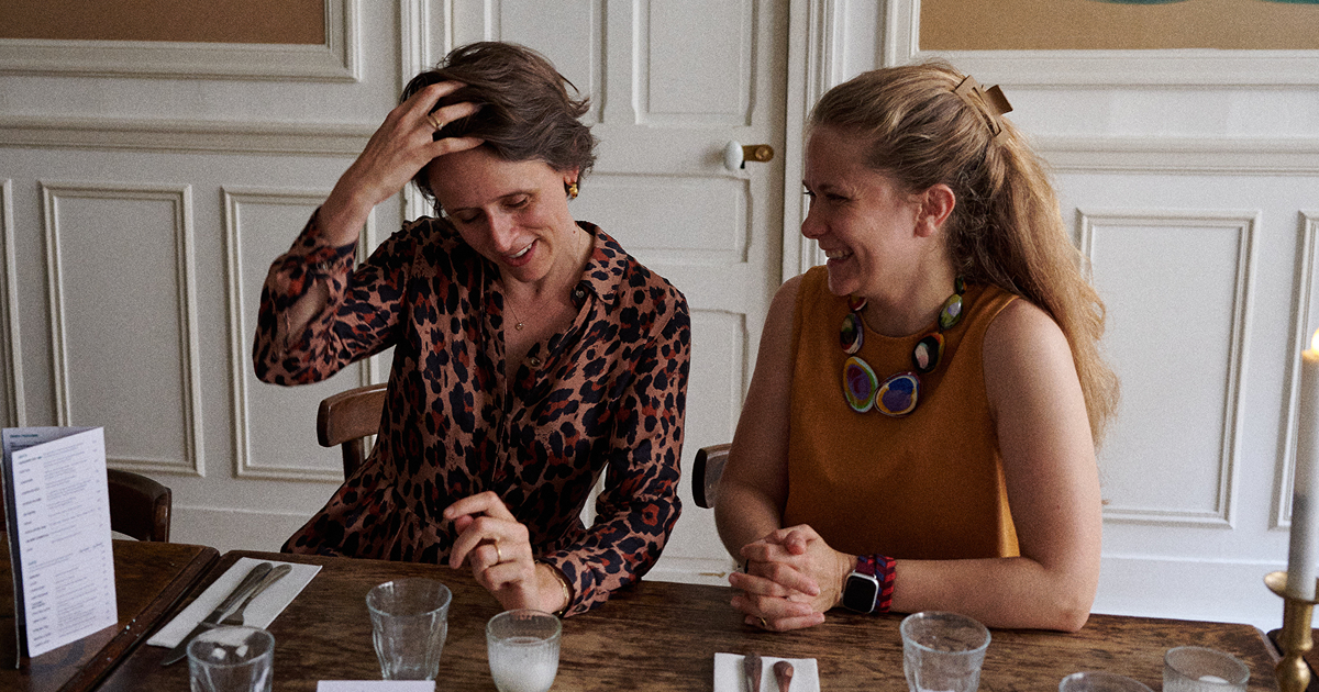 Marine and Margaux at a Tandem dinner table